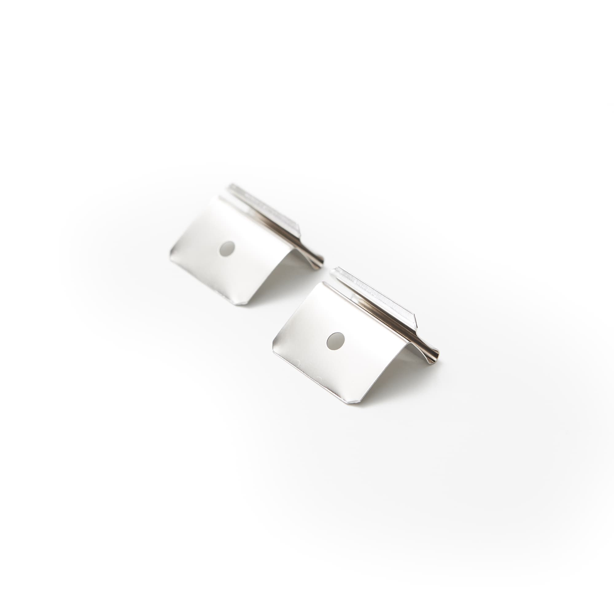 Clips de suspension pour ecran au plafond